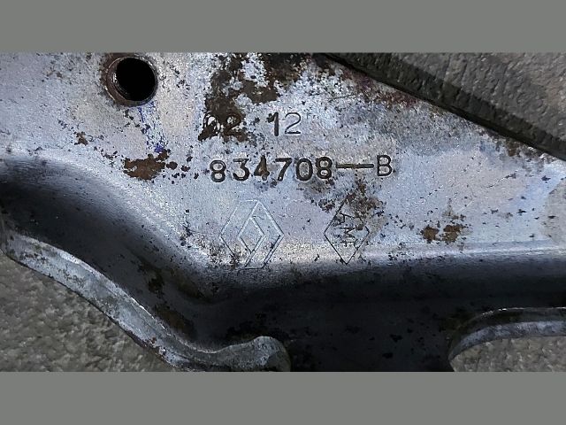 bontott OPEL MOVANO Motor Tartó Bak (Fém)